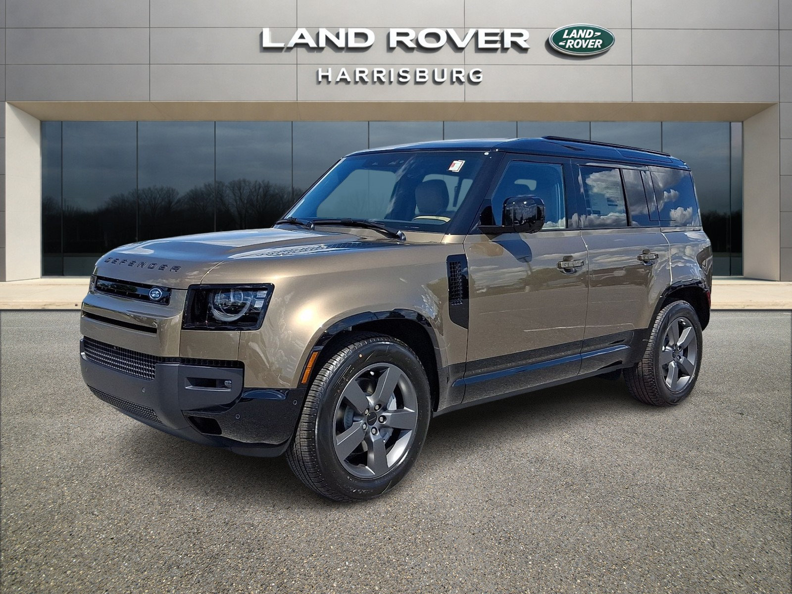 Used 2026 Land Rover Defender 110 X-Dynamic SE AWD/4WD image 1