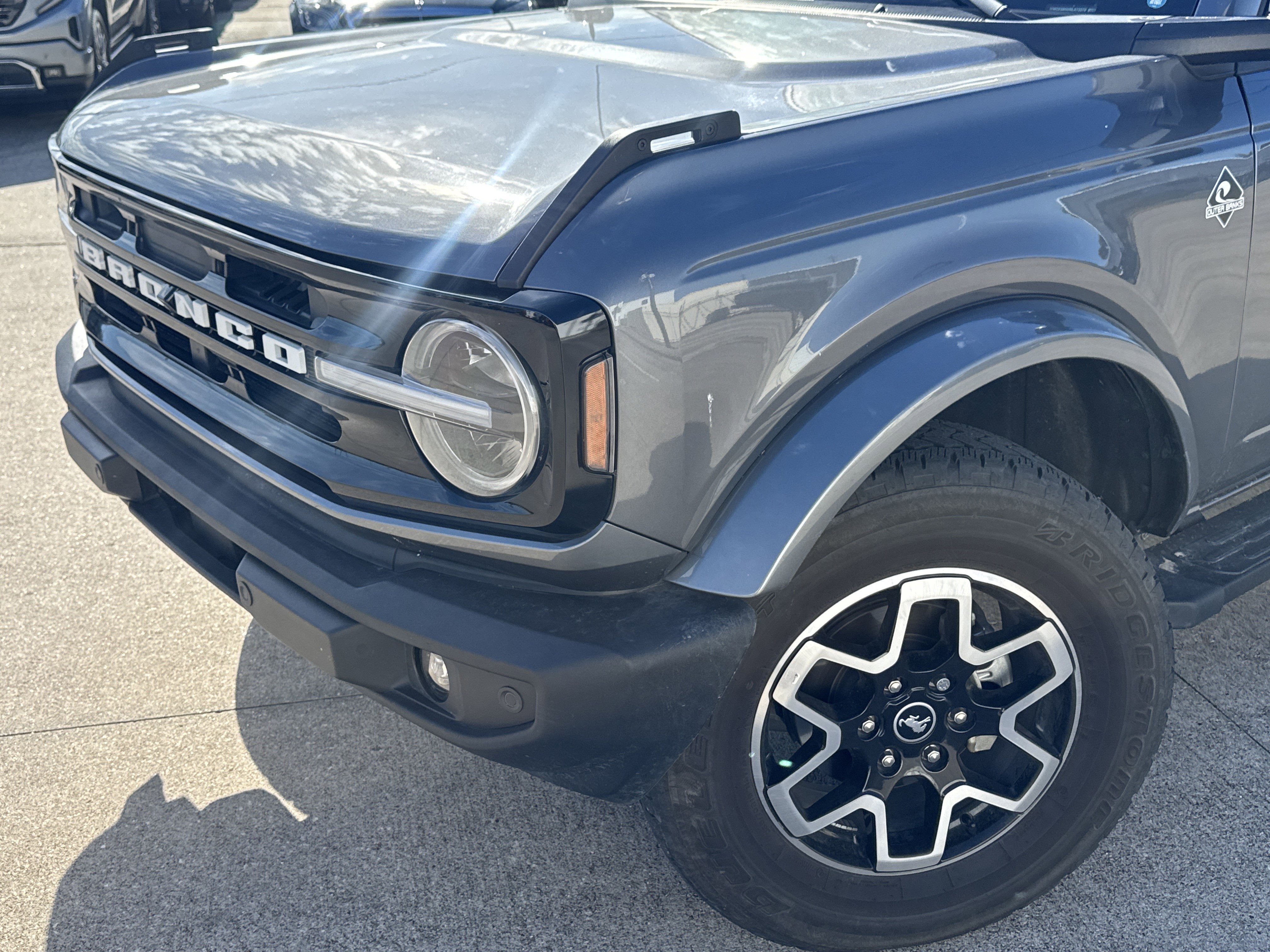 Used 2024 Ford Bronco Outer Banks image 2