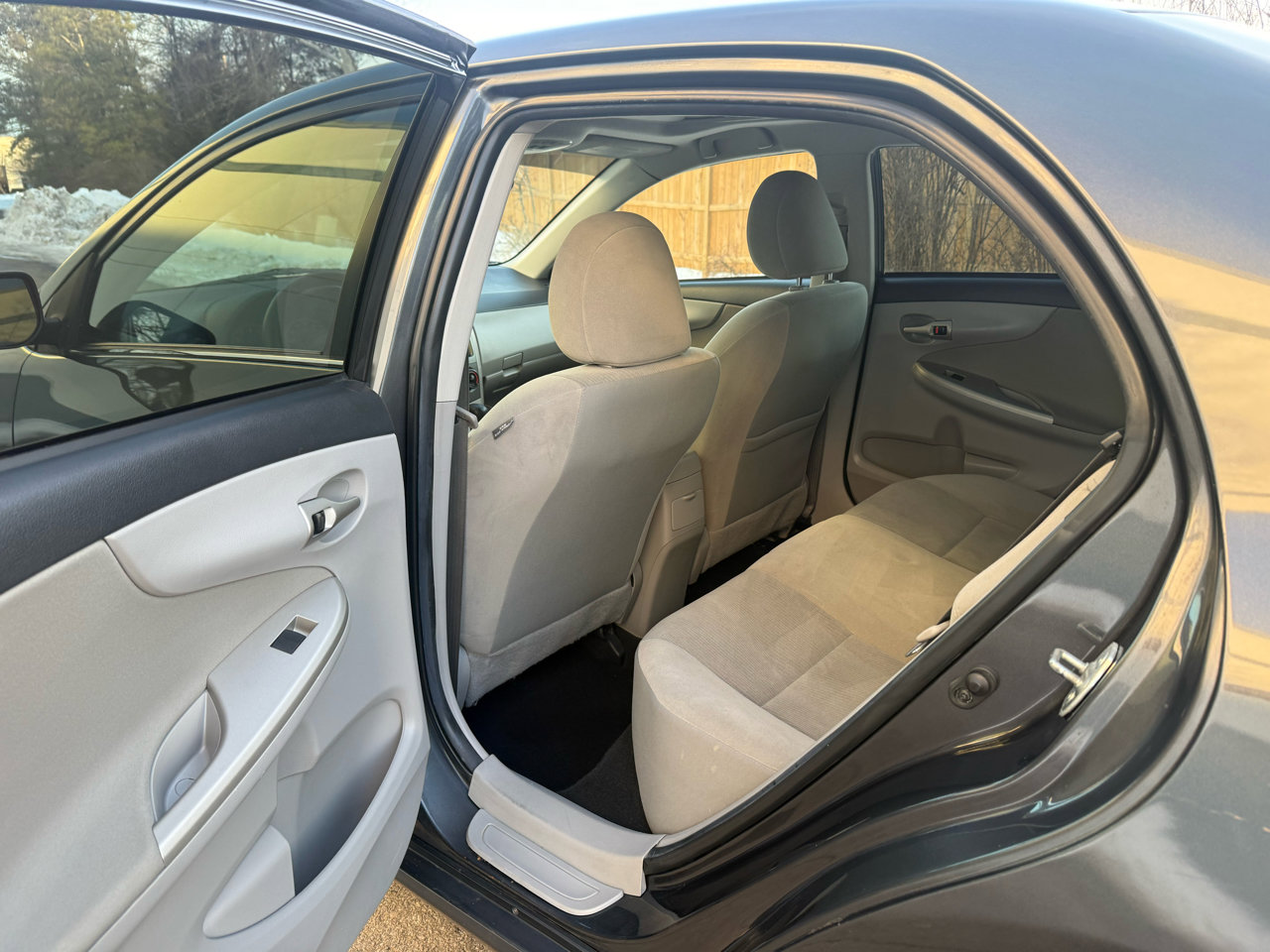 Used 2013 Toyota Corolla LE Special Edition image 15