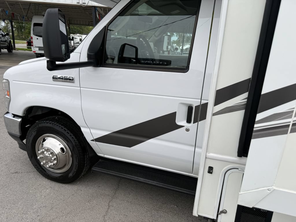 Used 2023 Ford E-450 and Econoline 450 Super Duty w/ Motorhome Prep Package RWD image 6