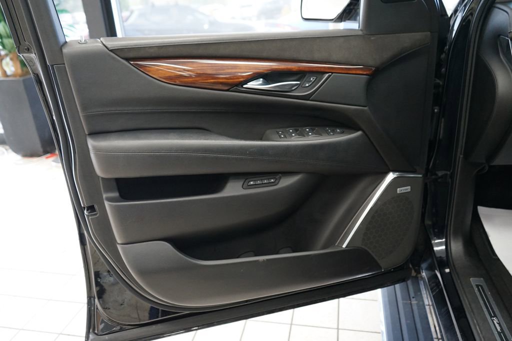 Used 2015 Cadillac Escalade Premium AWD/4WD image 27