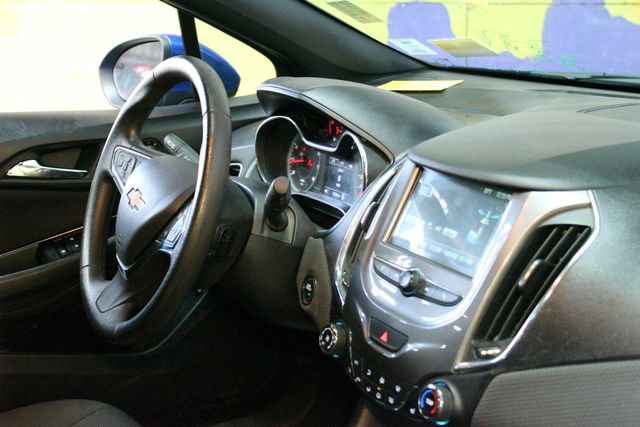 Used 2018 Chevrolet Cruze LT w/ RS Package image 11