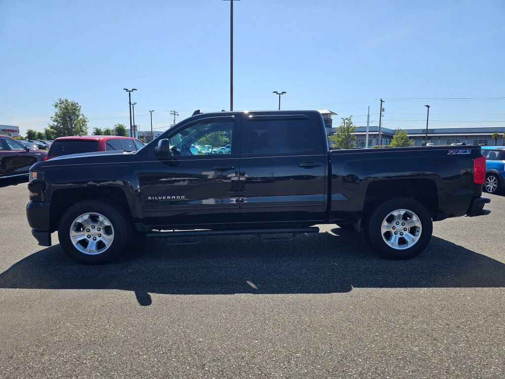 Used 2016 Chevrolet Silverado 1500 LT w/ All Star Edition AWD/4WD image 2