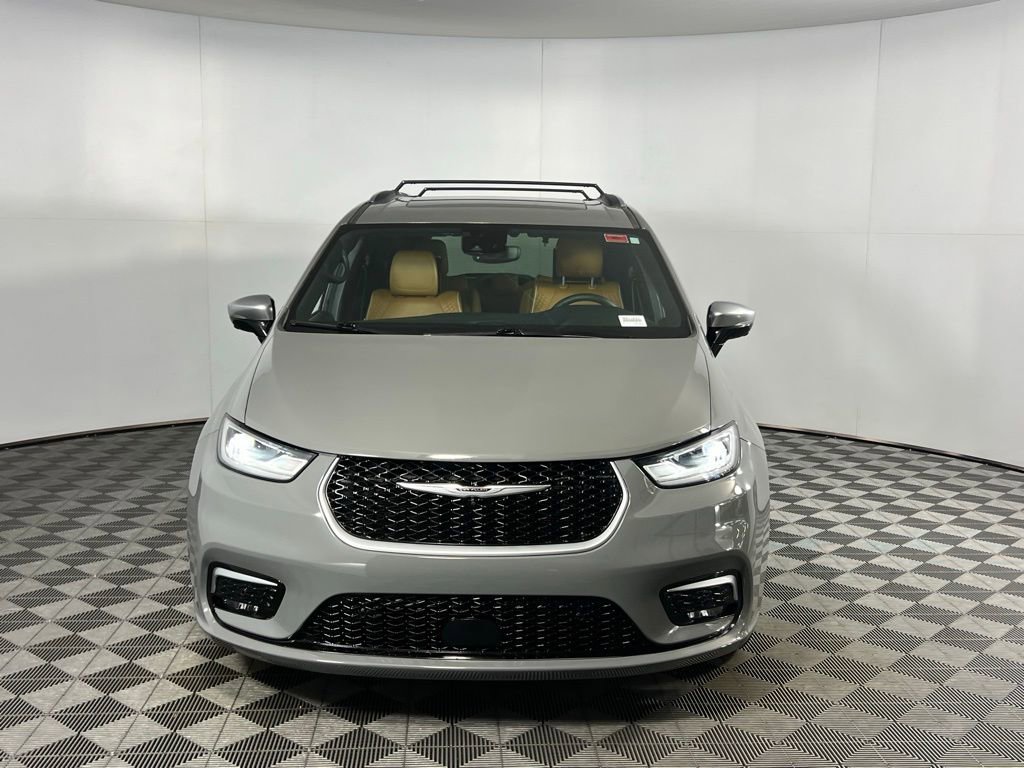 Used 2023 Chrysler Pacifica Pinnacle image 13