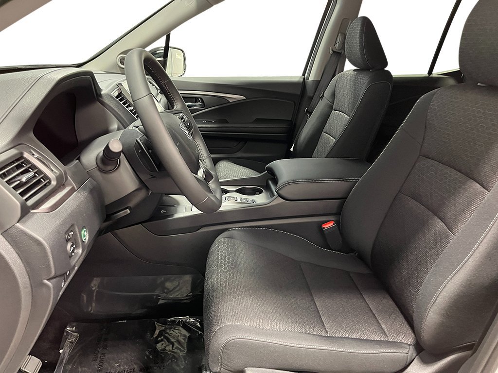 Used 2025 Honda Ridgeline Sport image 13