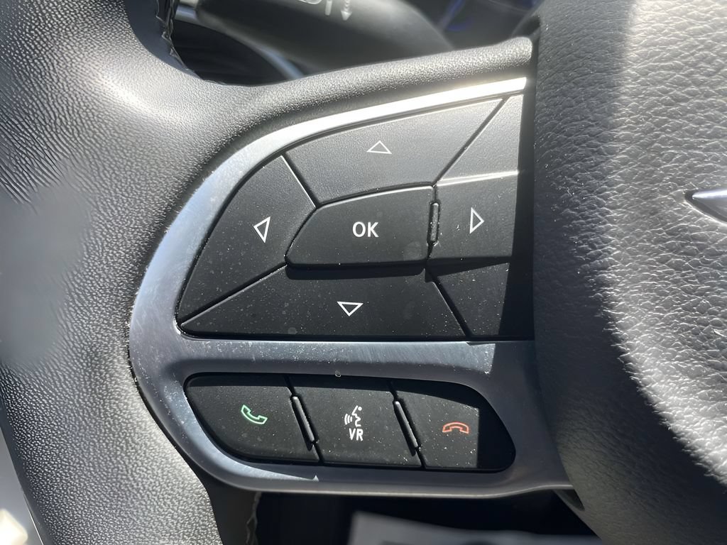Used 2023 Chrysler Pacifica Touring-L FWD image 20