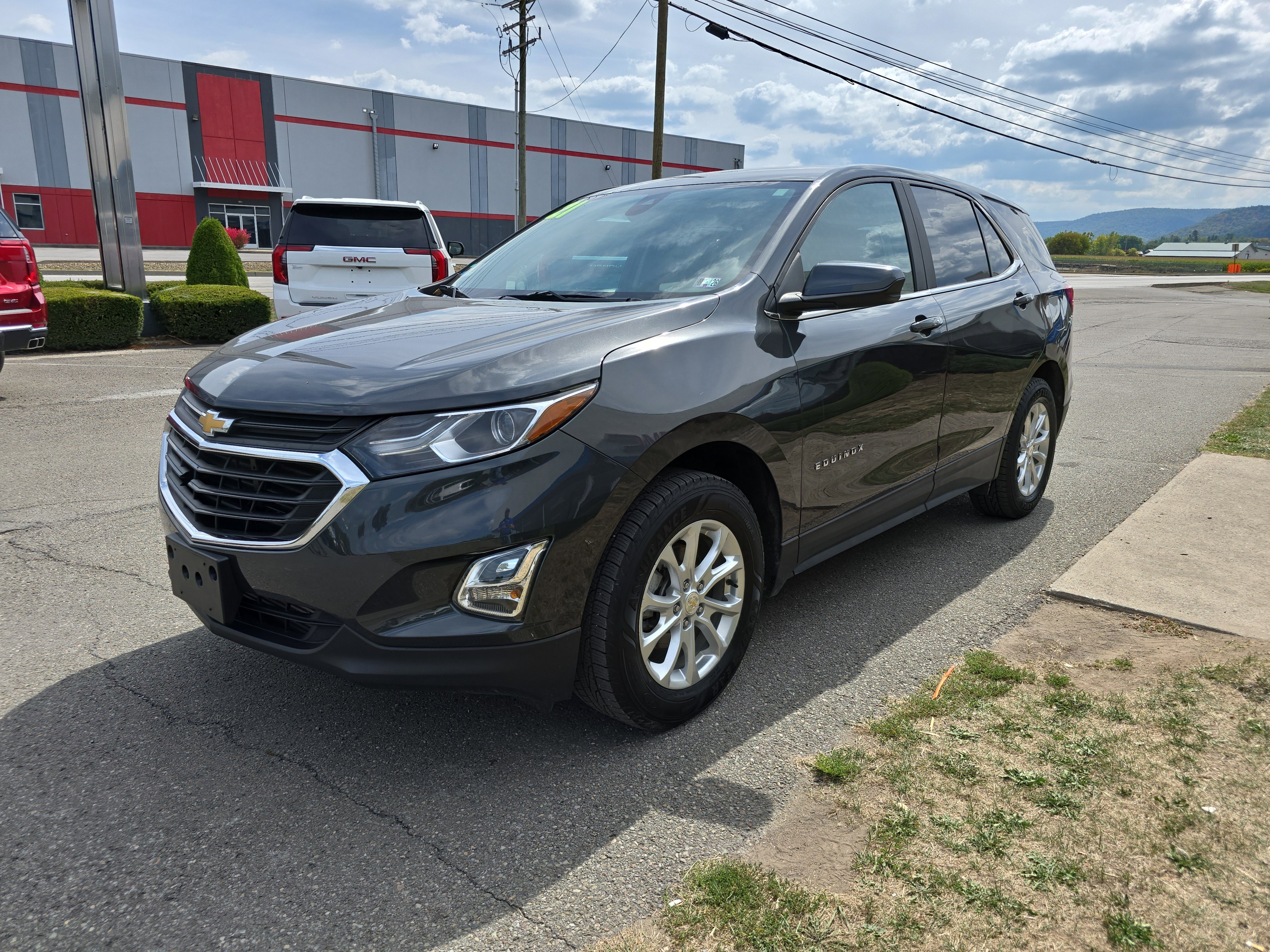 Used 2021 Chevrolet Equinox LT w/ LPO, Cargo Package image 8