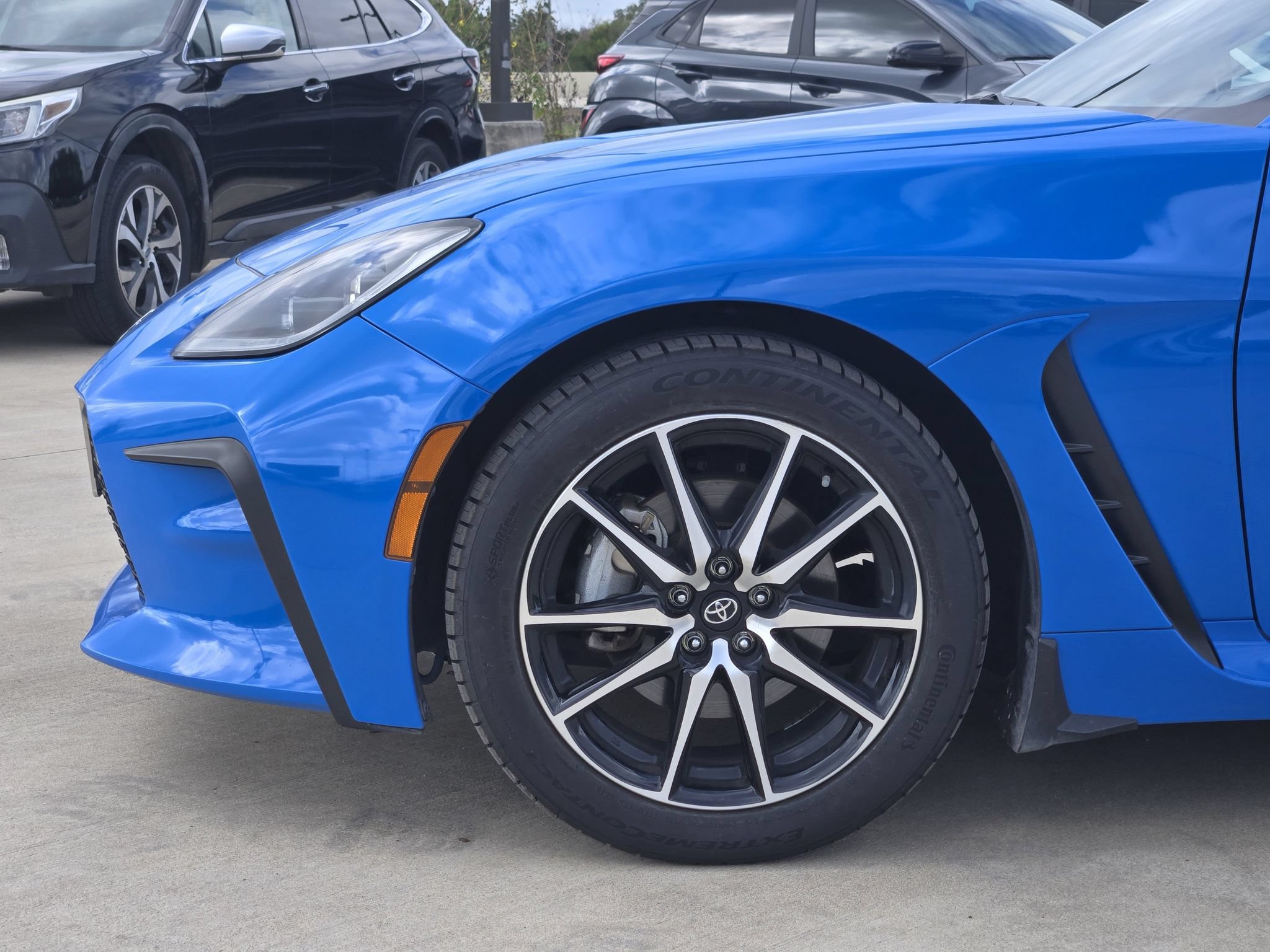 Used 2024 Toyota GR86 RWD image 9