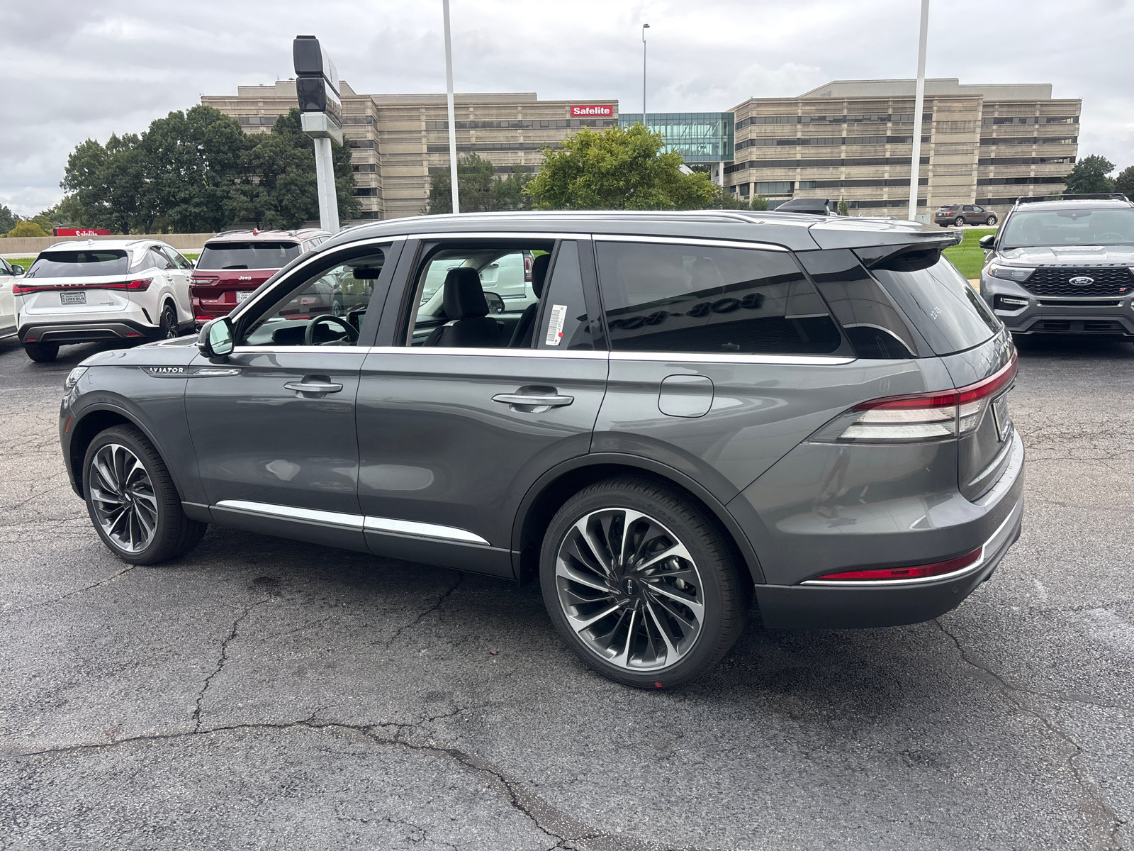 New 2027 Lincoln Aviator Reserve AWD/4WD image 5