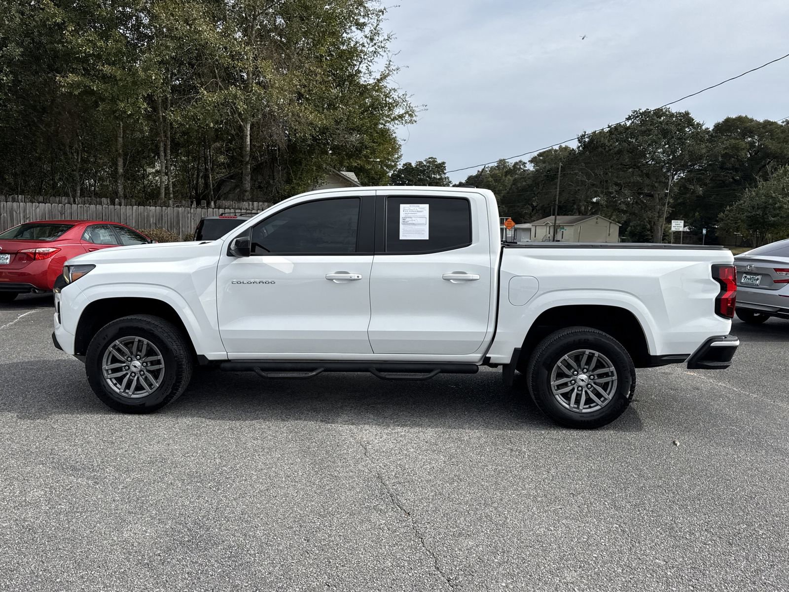 Used 2024 Chevrolet Colorado LT image 2