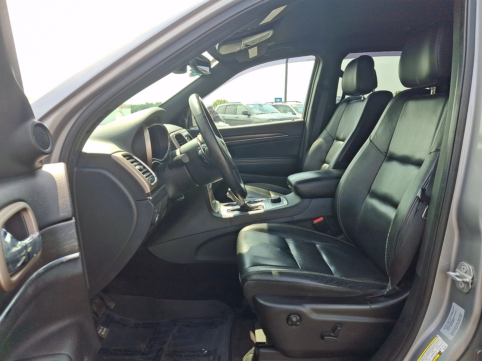 Used 2017 Jeep Grand Cherokee Limited AWD/4WD image 13