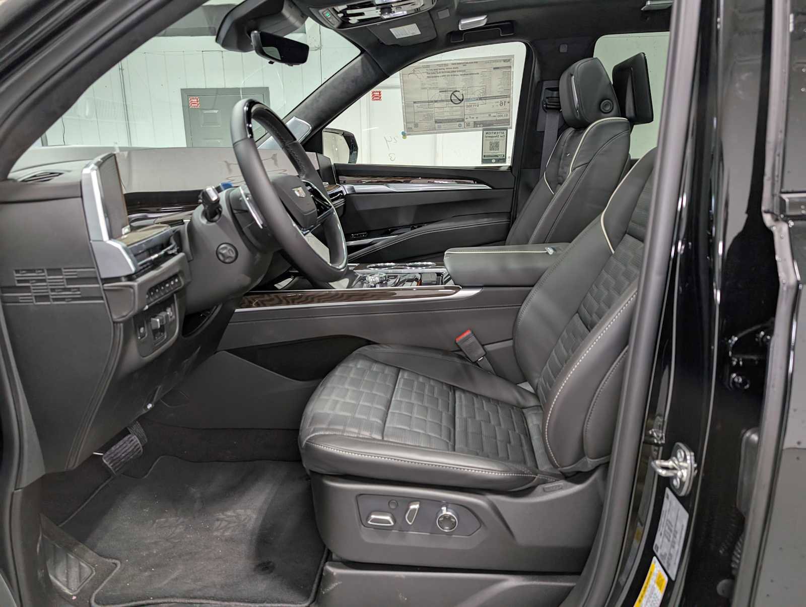 New 2026 Cadillac Escalade Platinum Sport w/ LPO, ONYX Package image 4