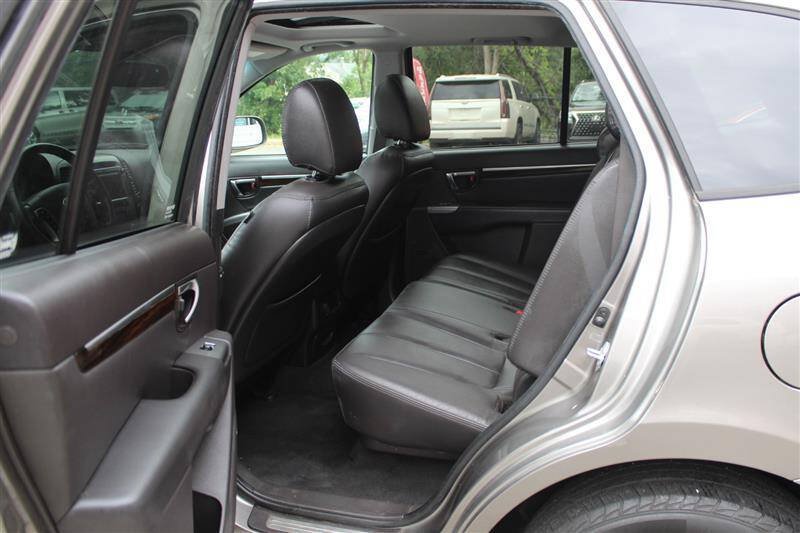 Used 2012 Hyundai Santa Fe Limited w/ Navigation Pkg 4 FWD image 24