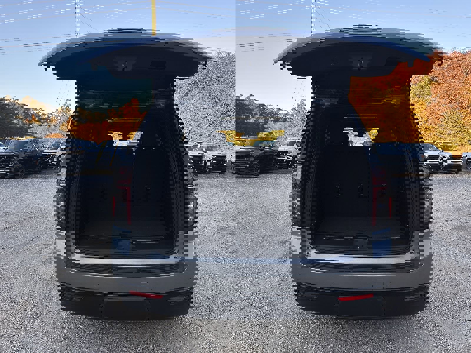 Used 2024 Chevrolet Tahoe Z71 w/ Luxury Package image 27