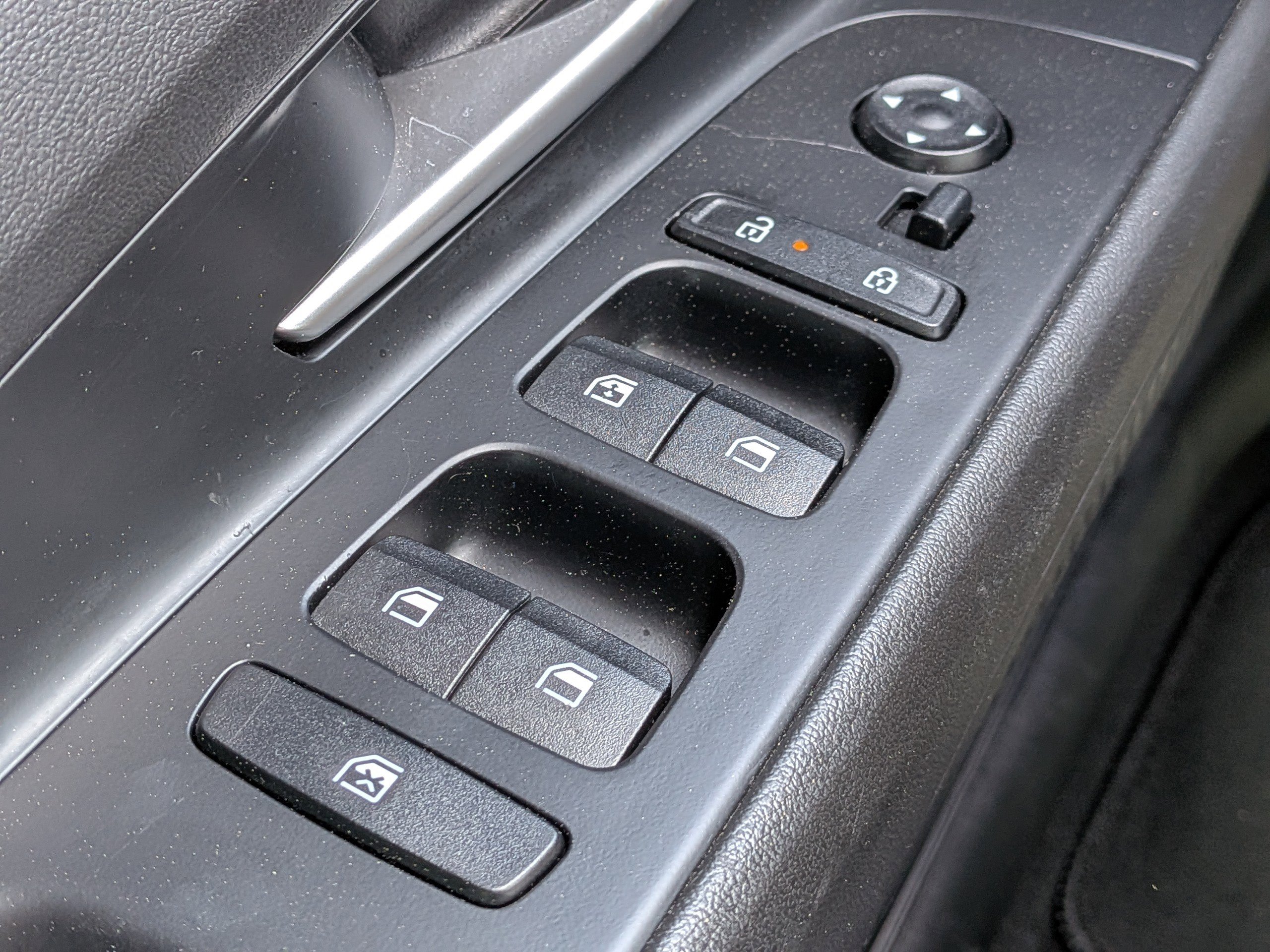 Certified 2025 Hyundai Elantra SEL FWD image 24