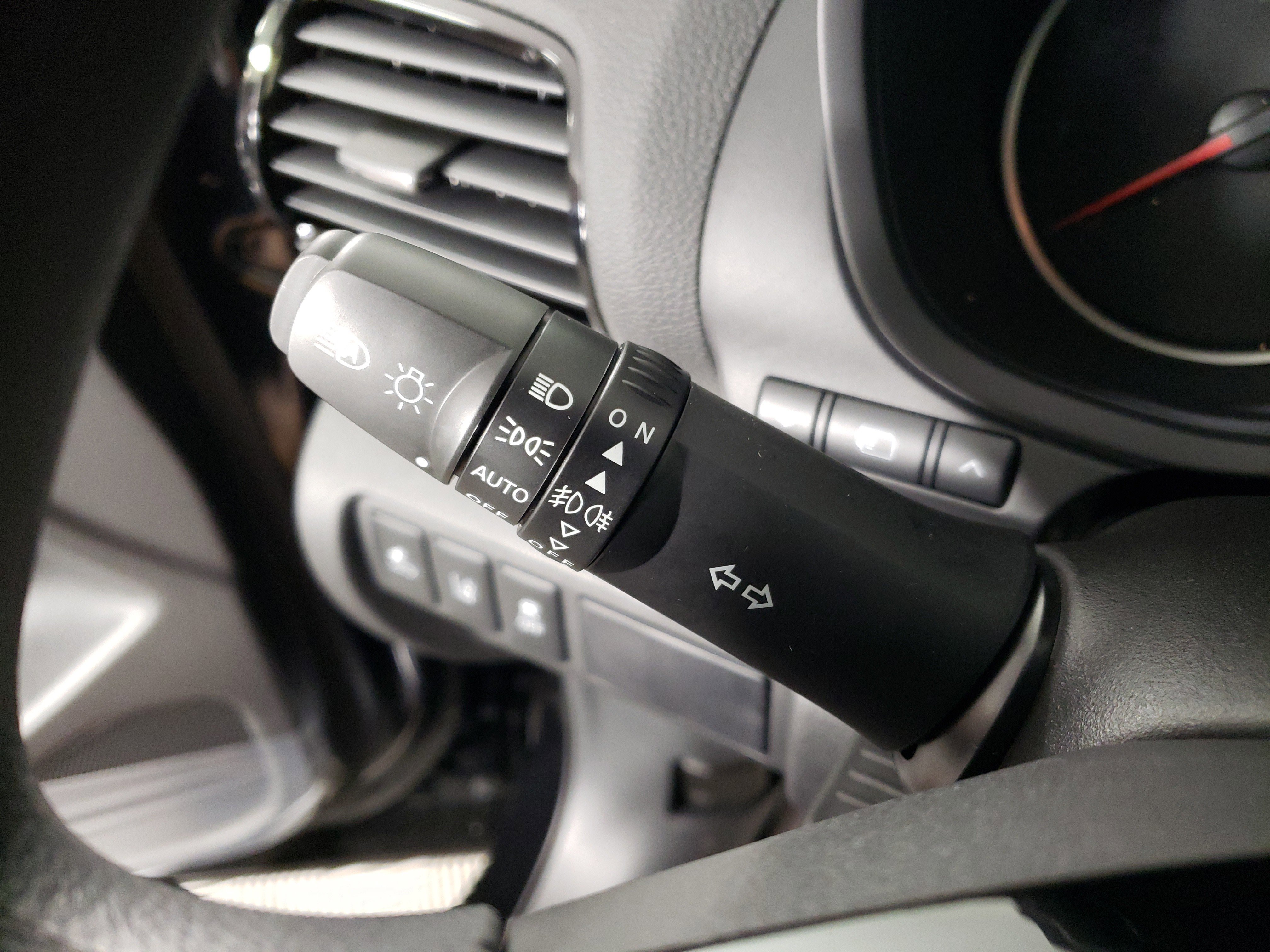 New 2025 Mitsubishi Eclipse Cross LE image 18