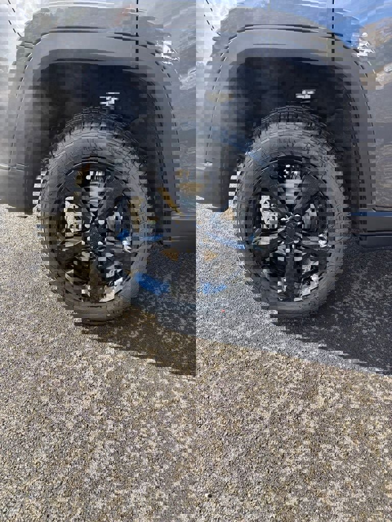 New 2025 Jeep Grand Cherokee Limited w/ Black Appearance Package image 24