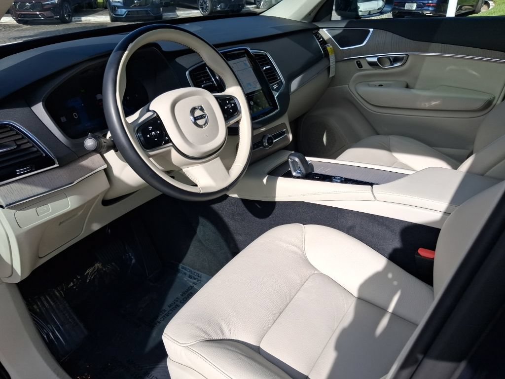 Certified 2025 Volvo XC90 B6 Plus w/ Protection Package Premier AWD/4WD image 13