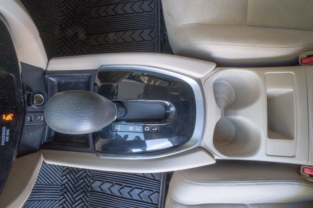 Used 2016 Nissan Rogue SV AWD/4WD image 10