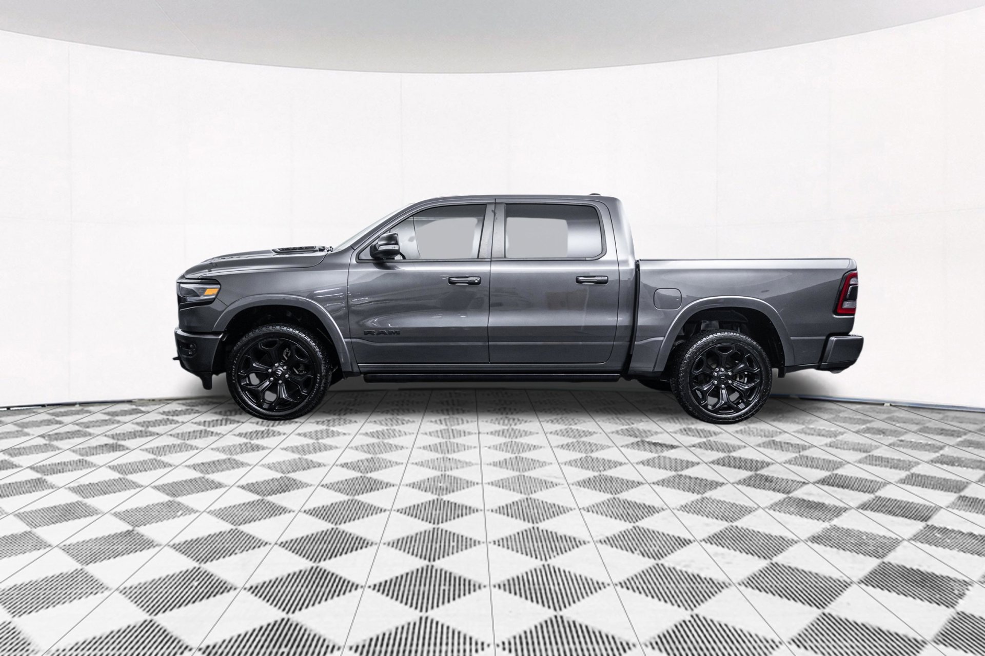 Used 2022 RAM 1500 Limited w/ Night Edition AWD/4WD image 6
