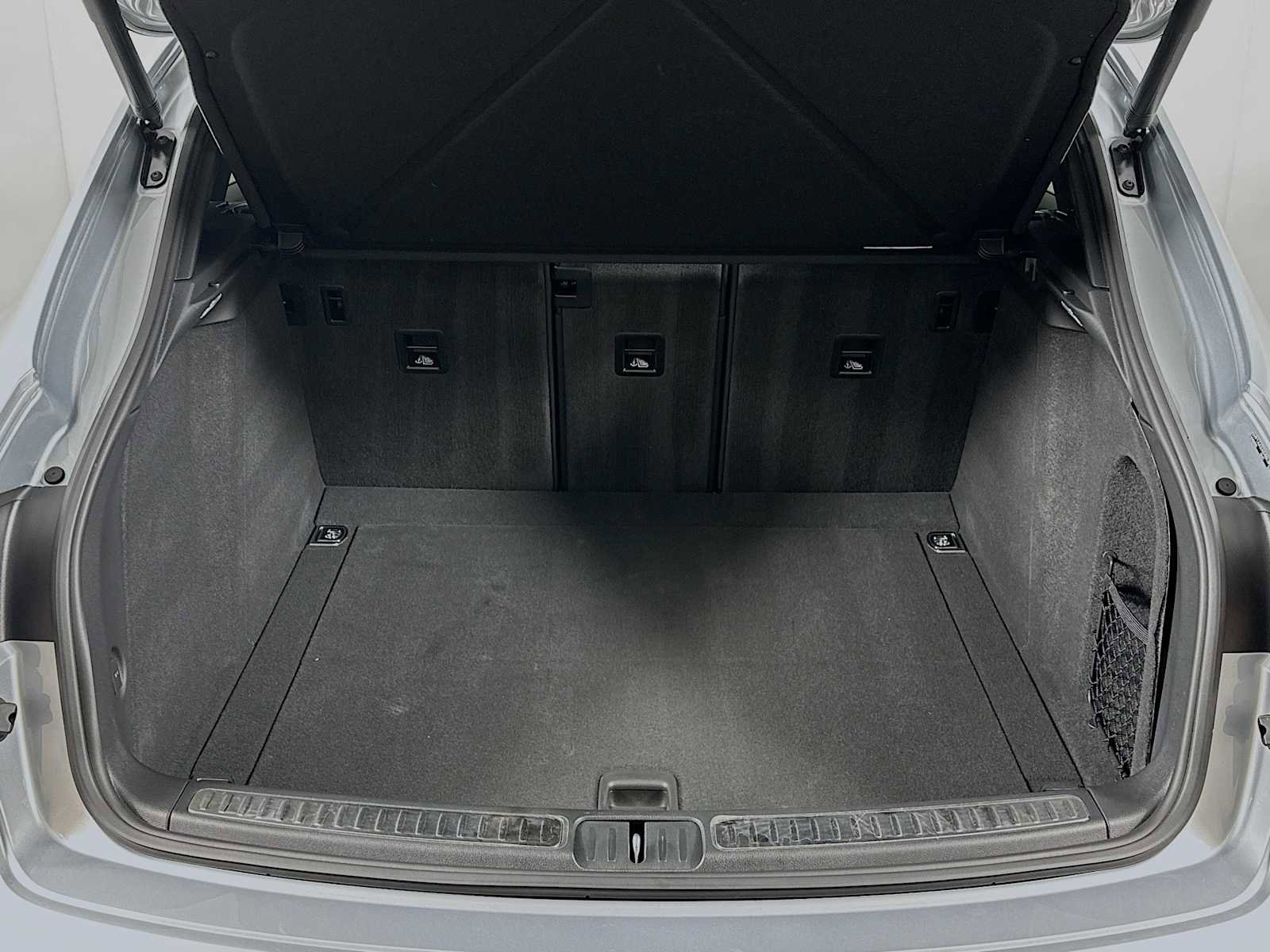 Certified 2025 Porsche Macan image 26