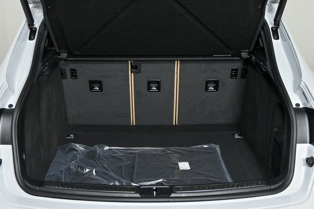 New 2026 Porsche Macan image 31