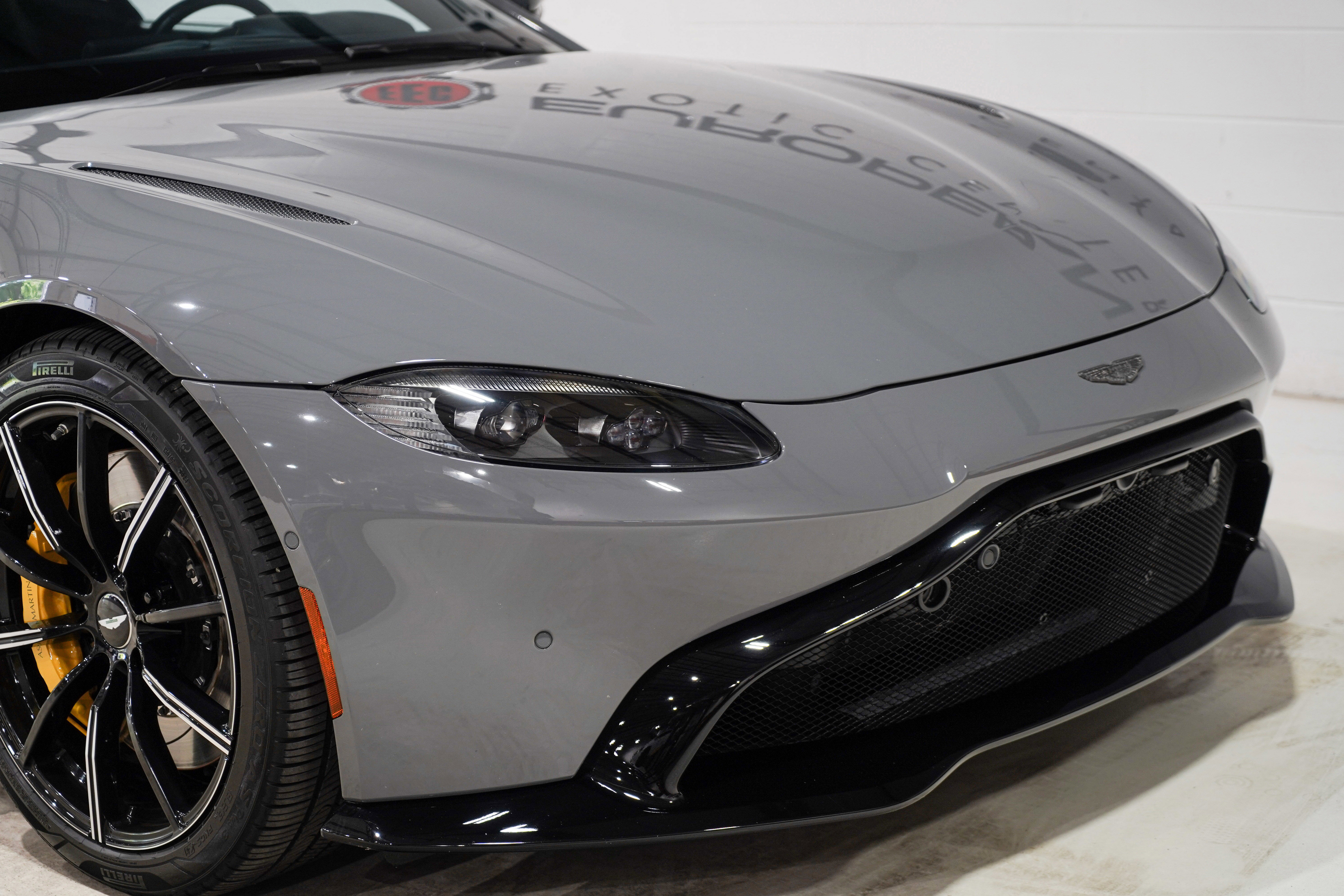 Used 2020 Aston Martin V8 Vantage Coupe RWD image 24