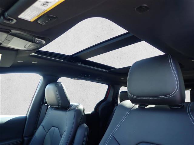 New 2027 Chrysler Pacifica Select AWD/4WD image 14