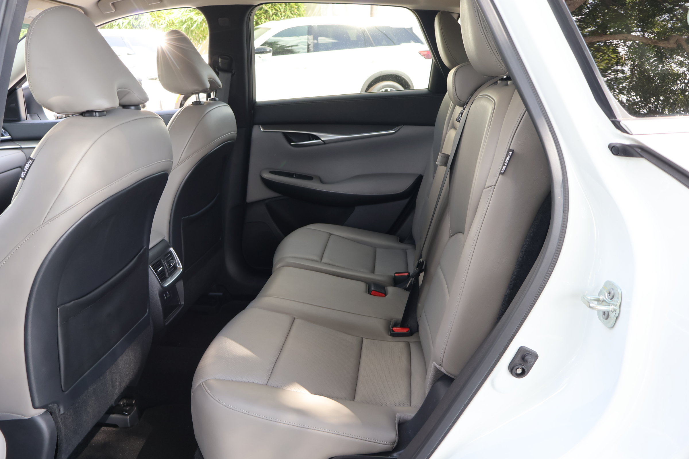 Certified 2023 INFINITI QX50 Luxe FWD image 17
