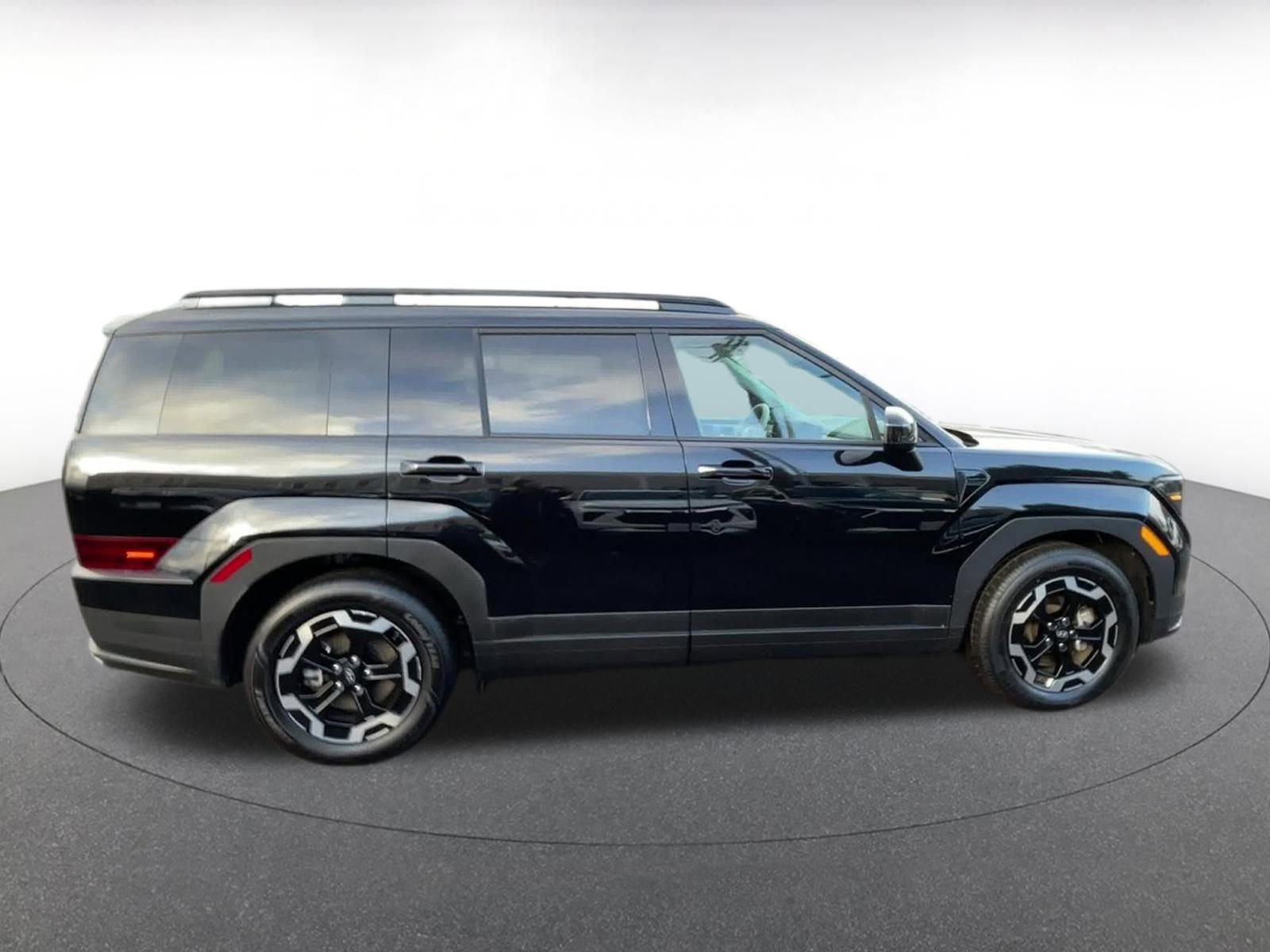 Used 2025 Hyundai Santa Fe SEL image 16