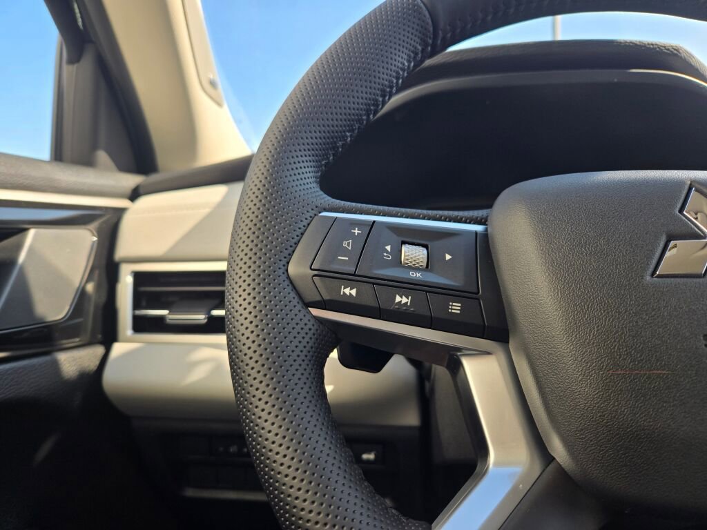 New 2026 Mitsubishi Outlander SE AWD/4WD image 26