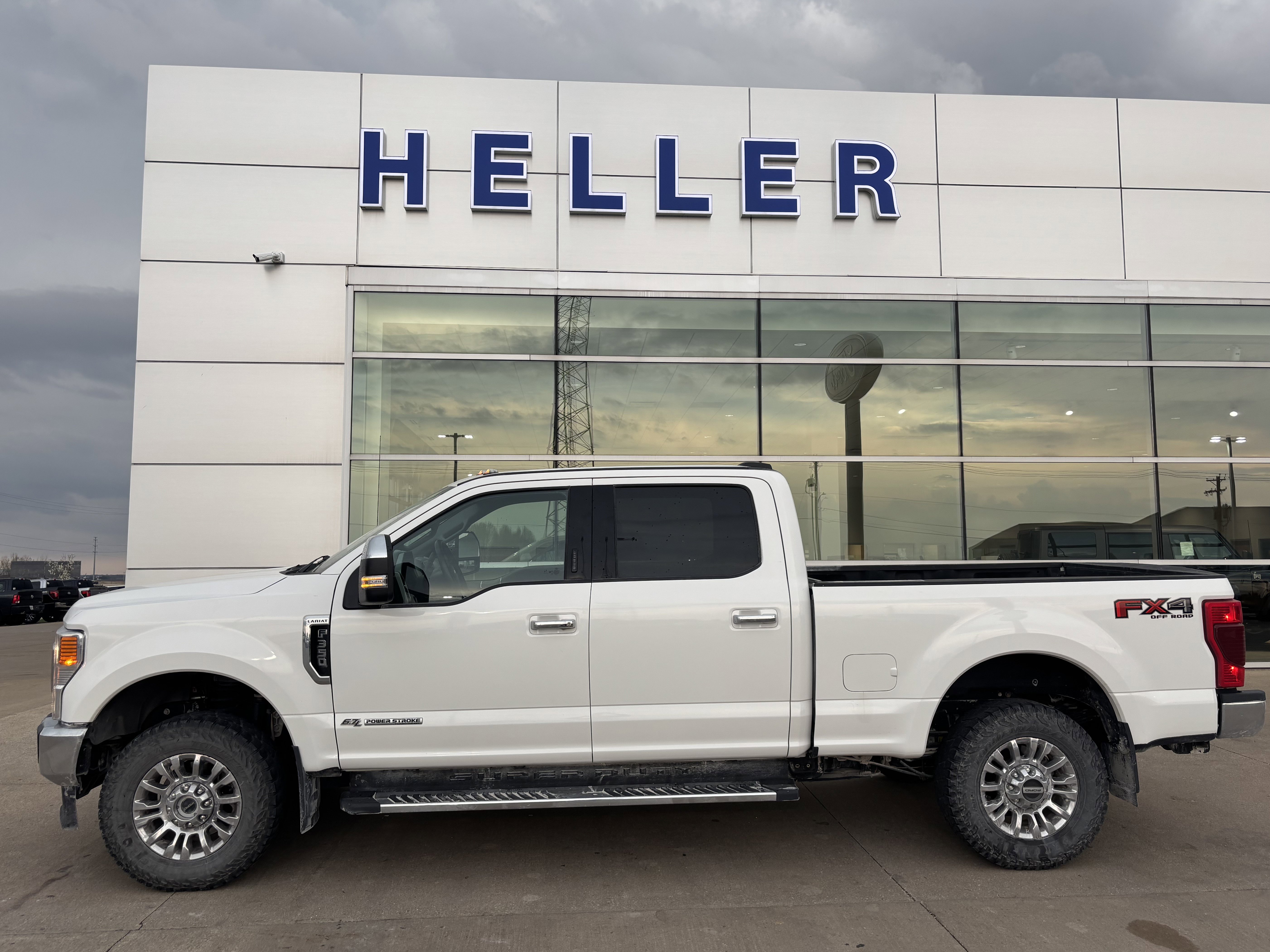 Used 2020 Ford F350 Lariat w/ Chrome Package image 3