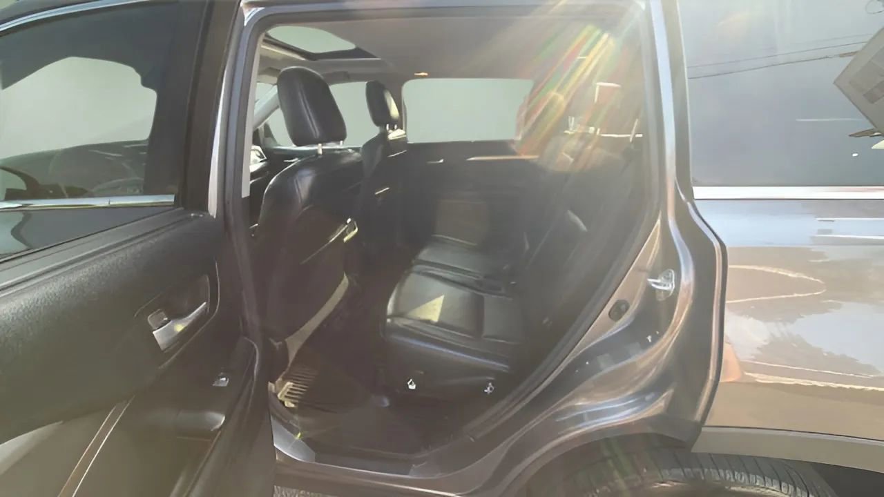 Used 2017 Toyota Highlander XLE image 18