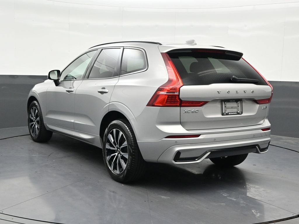 Certified 2024 Volvo XC60 B5 Core AWD/4WD image 3