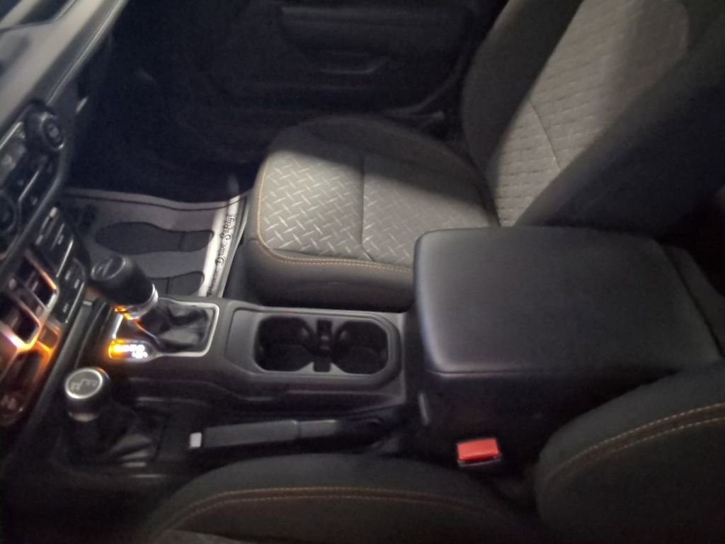 Used 2025 Jeep Gladiator Mojave w/ Convenience Group image 38