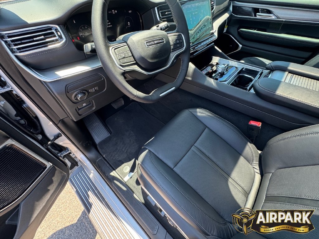 New 2026 Jeep Grand Wagoneer Limited AWD/4WD image 17