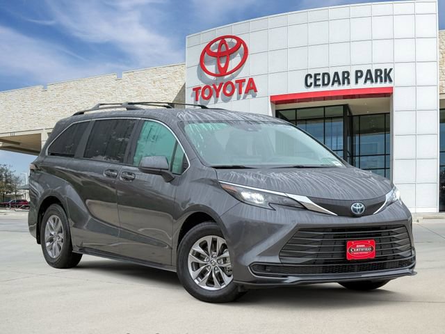 Used 2025 Toyota Sienna LE AWD/4WD image 1