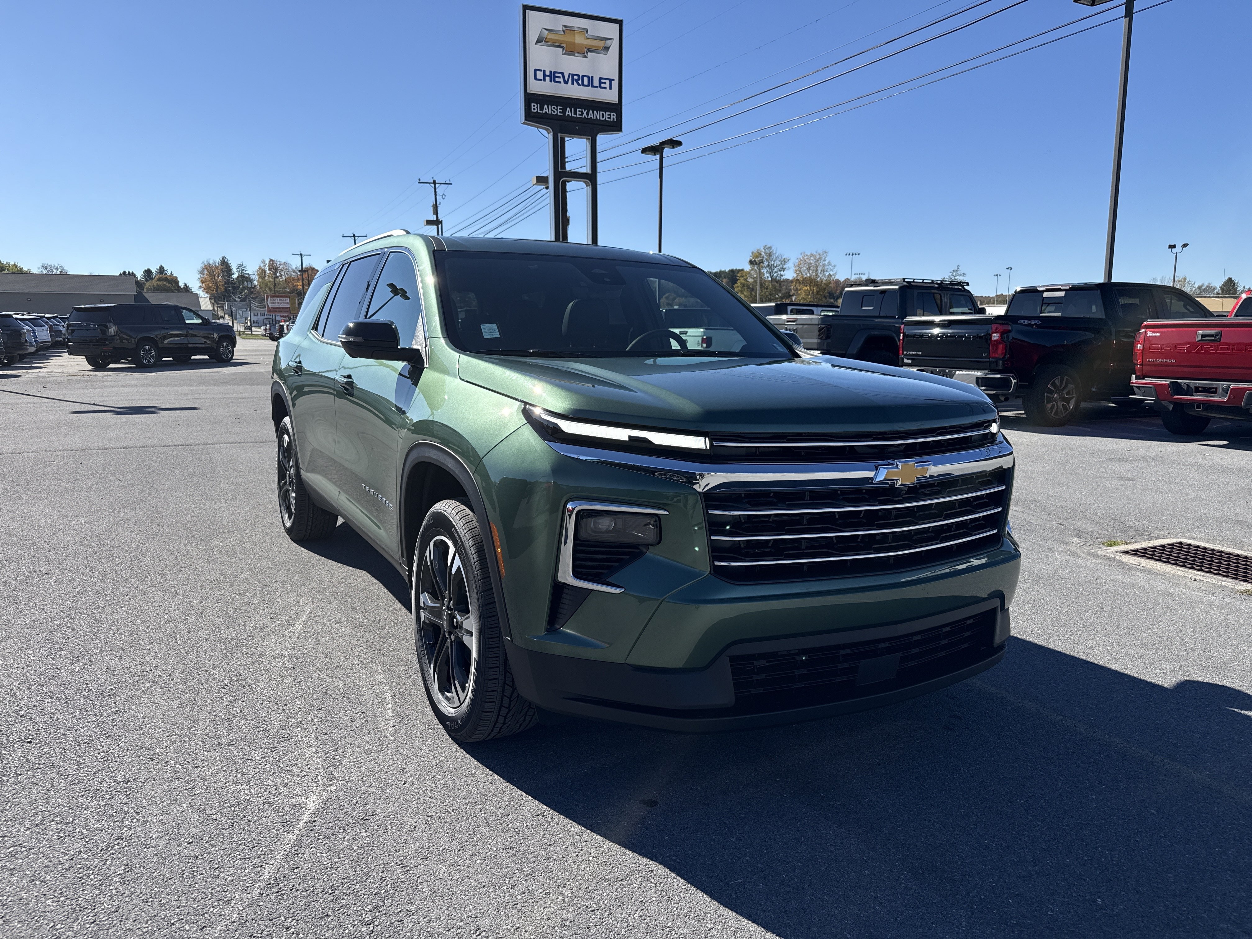 New 2027 Chevrolet Traverse LT w/ Sun and Wheel Package AWD/4WD image 1