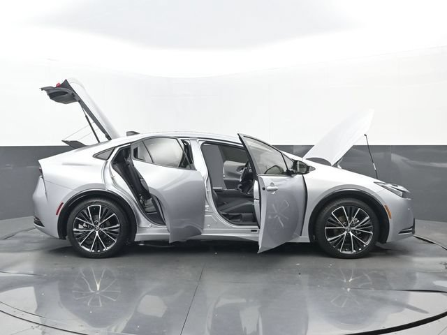 Used 2023 Toyota Prius XLE FWD image 32