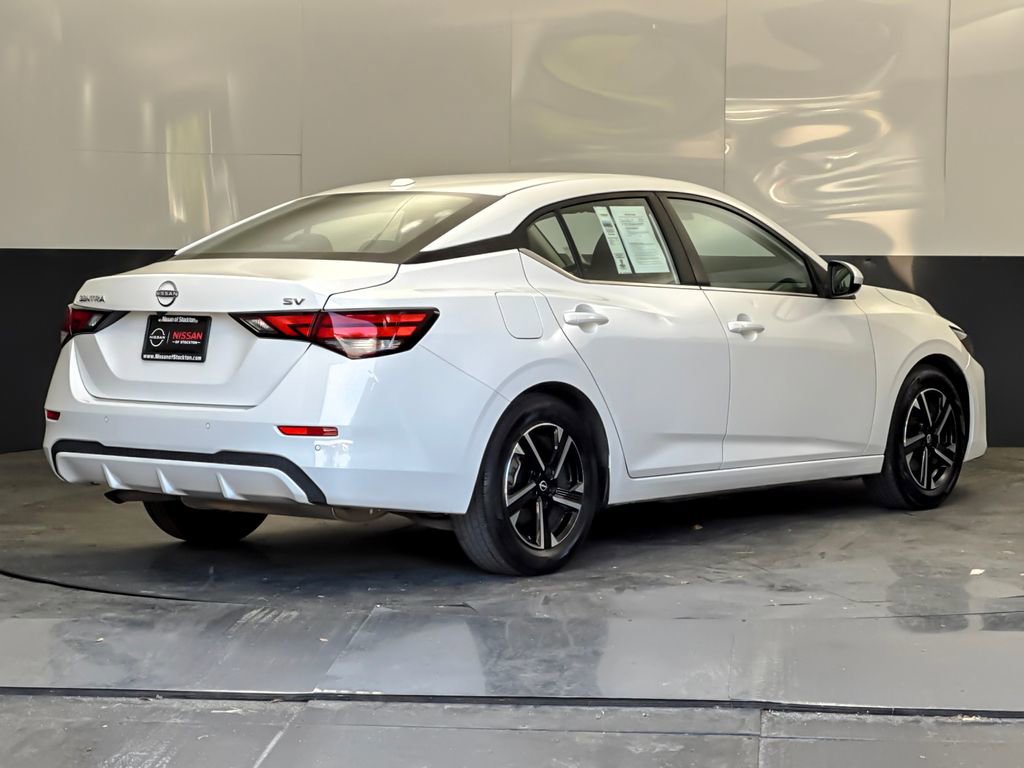 Used 2024 Nissan Sentra SV FWD image 3