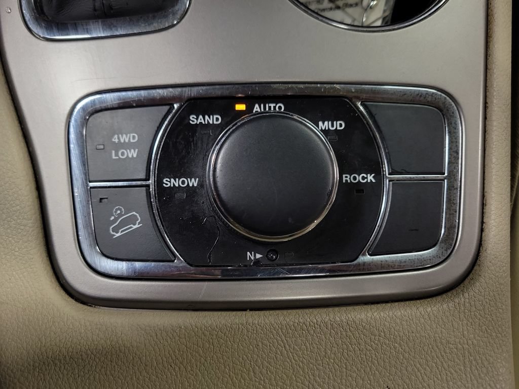 Used 2021 Jeep Grand Cherokee Limited AWD/4WD image 16