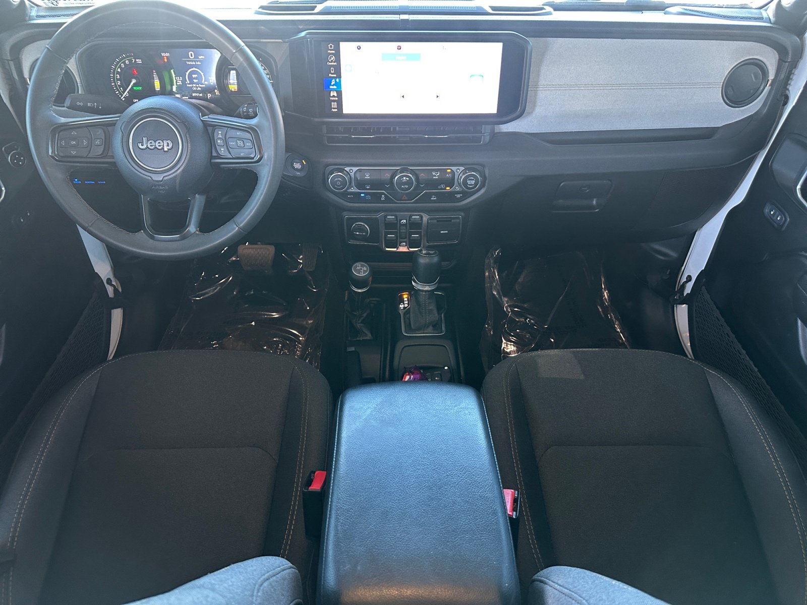 Used 2024 Jeep Wrangler Unlimited AWD/4WD image 11