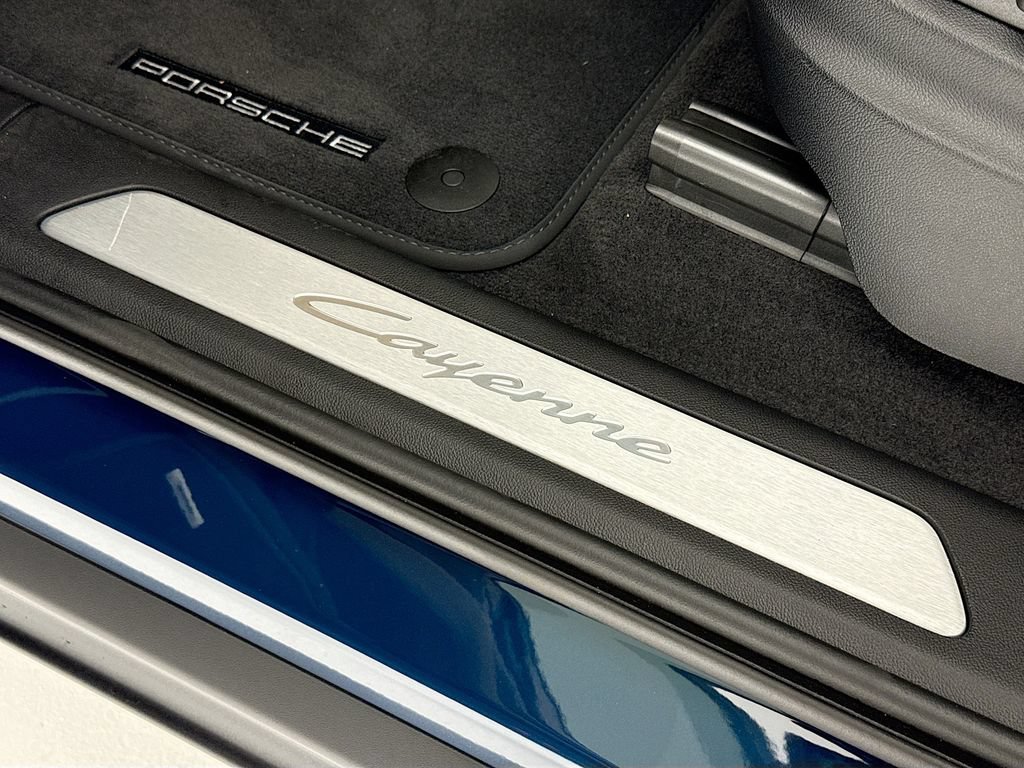 New 2026 Porsche Cayenne Coupe AWD/4WD image 12