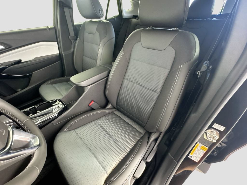 New 2026 Chevrolet Trax LT w/ Midnight Edition FWD image 12