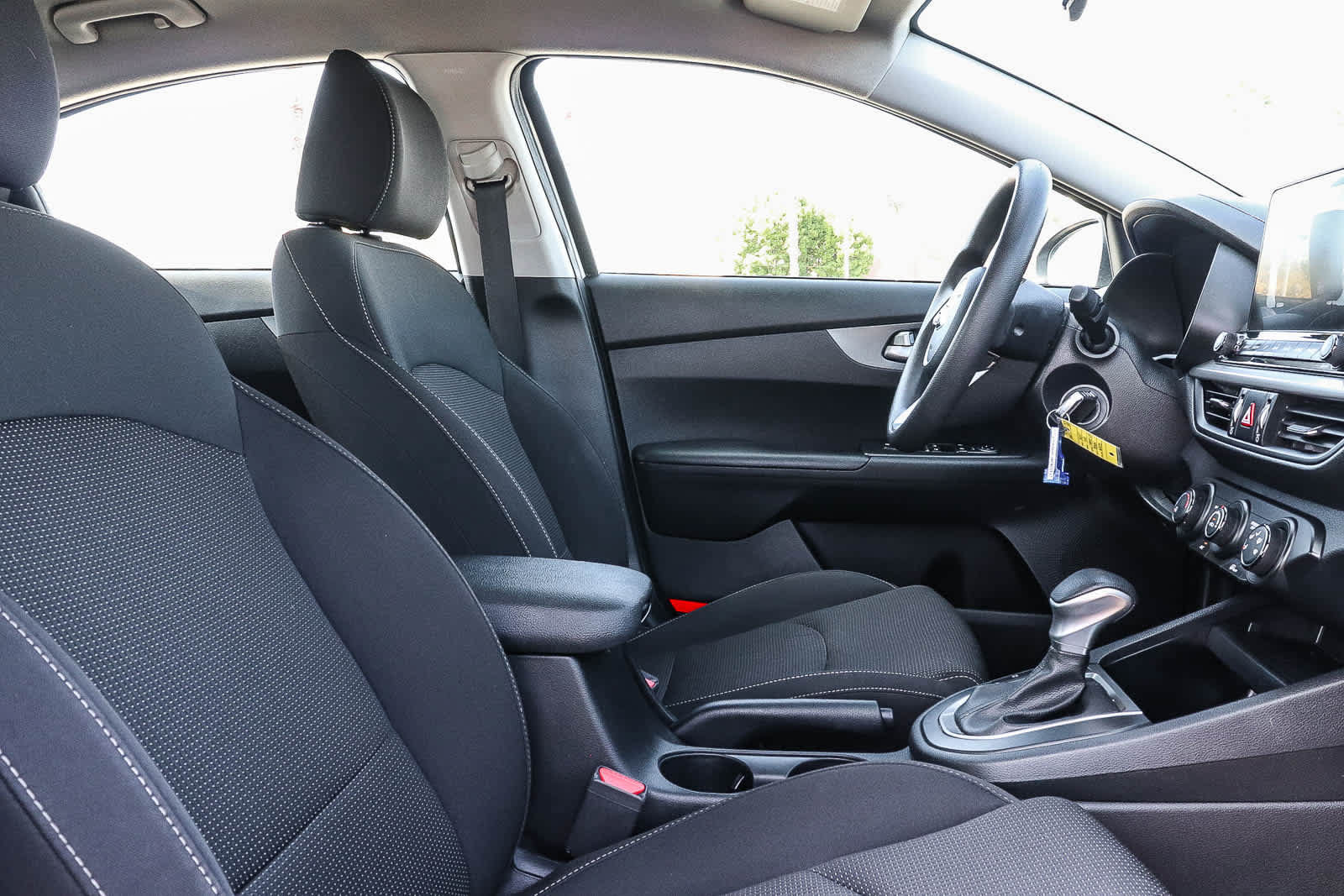 Used 2020 Kia Forte LXS FWD image 26