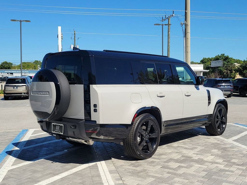 New 2026 Land Rover Defender 130 X-Dynamic SE AWD/4WD image 5