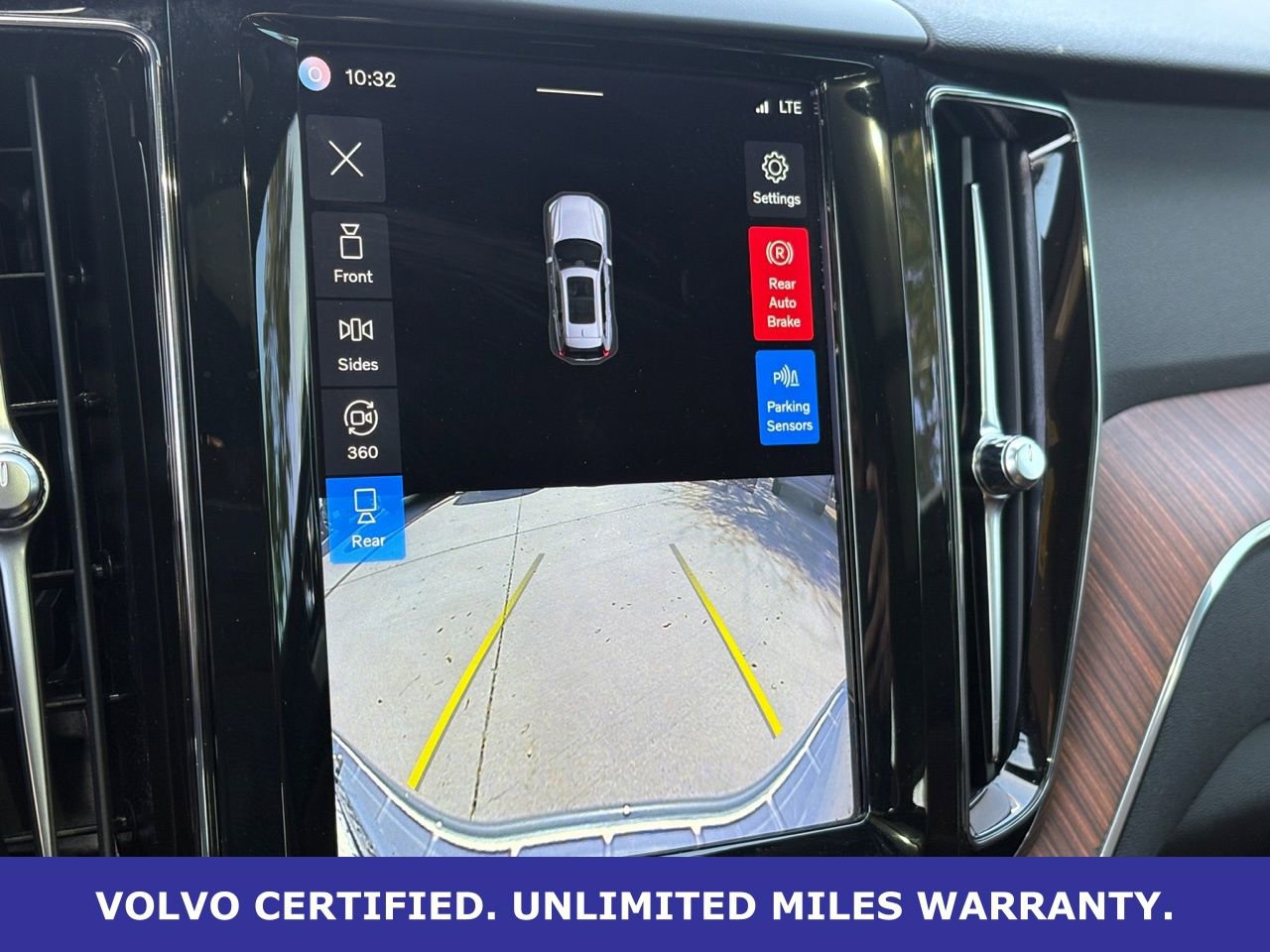 Certified 2023 Volvo XC60 T8 Plus w/ Protection Package Premier image 23