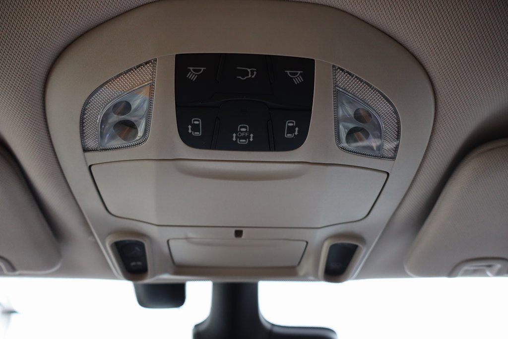 Used 2022 Chrysler Pacifica Limited image 23