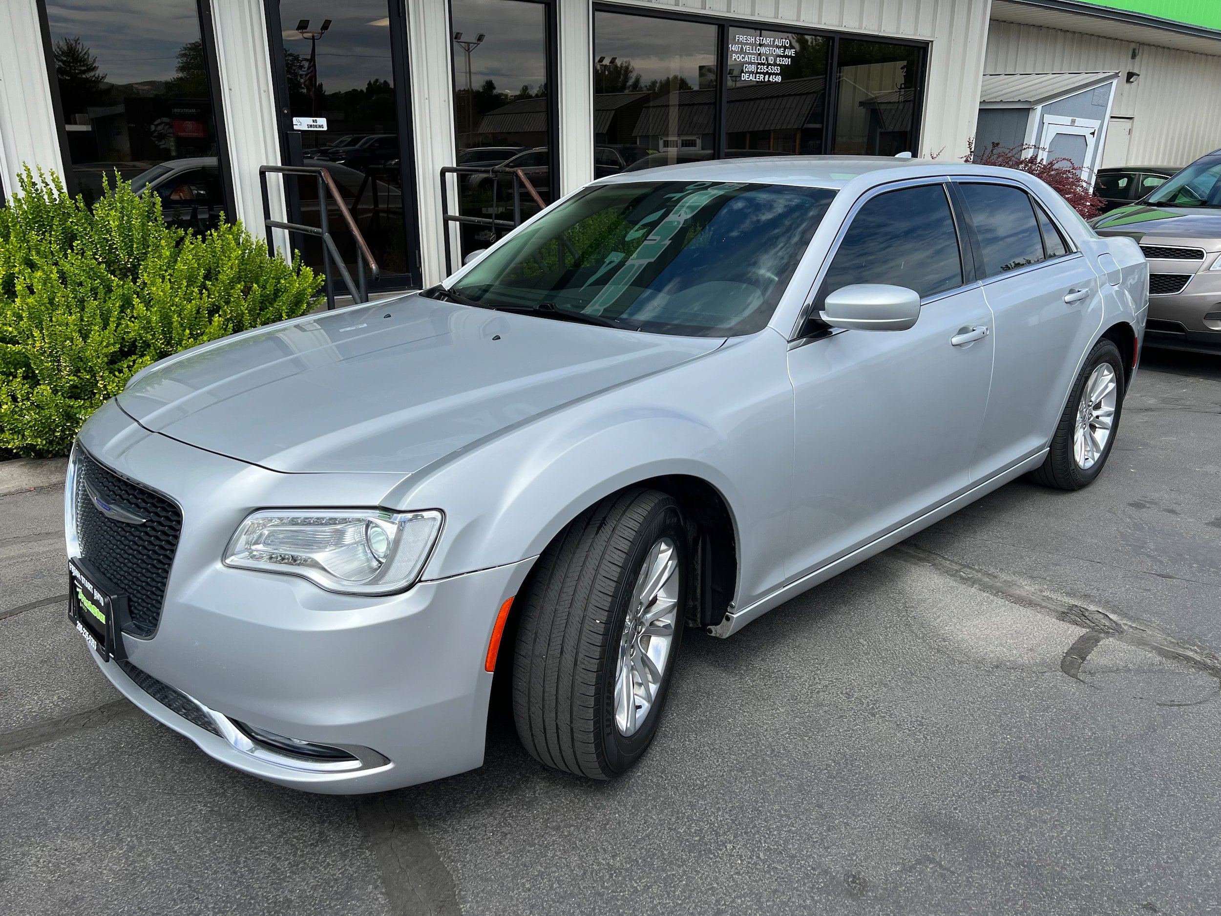 Used 2020 Chrysler 300 Touring L w/ Quick Order Package 2EF RWD image 2