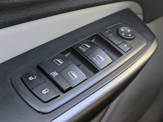 Used 2019 Jeep Cherokee Limited image 21